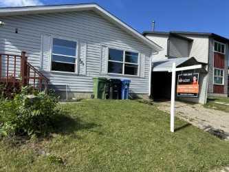 123 Castleglen Rd NE, Calgary, AB T3J 1P2