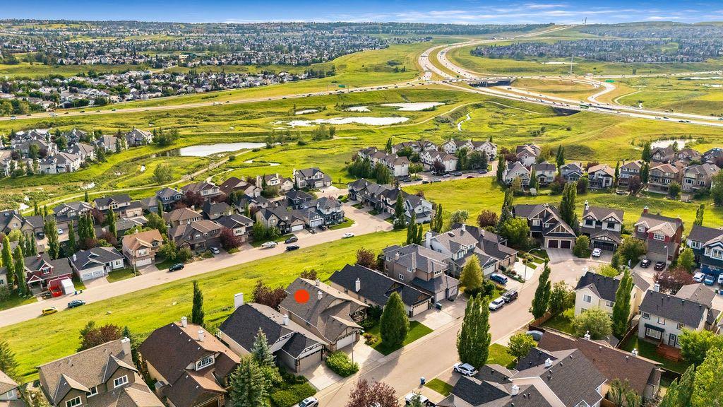 150 Hidden Creek Hts NW, Calgary, AB T3G 2X4