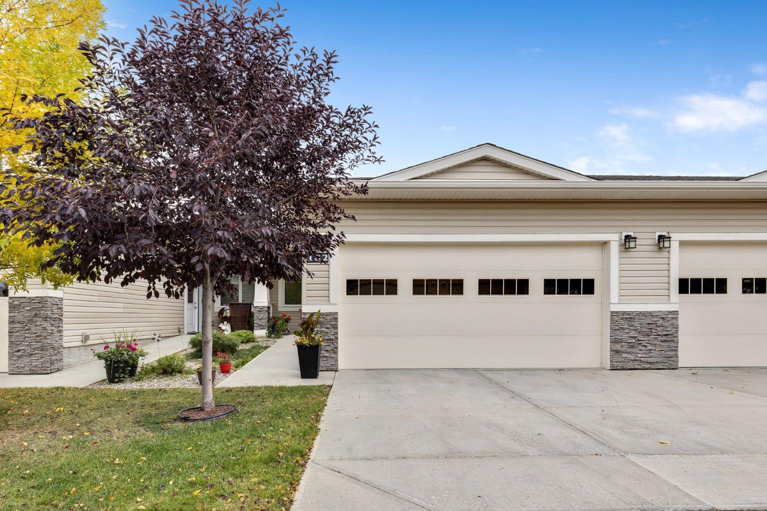 182 Cambridge Glen Dr, Strathmore, AB T1P 0E6