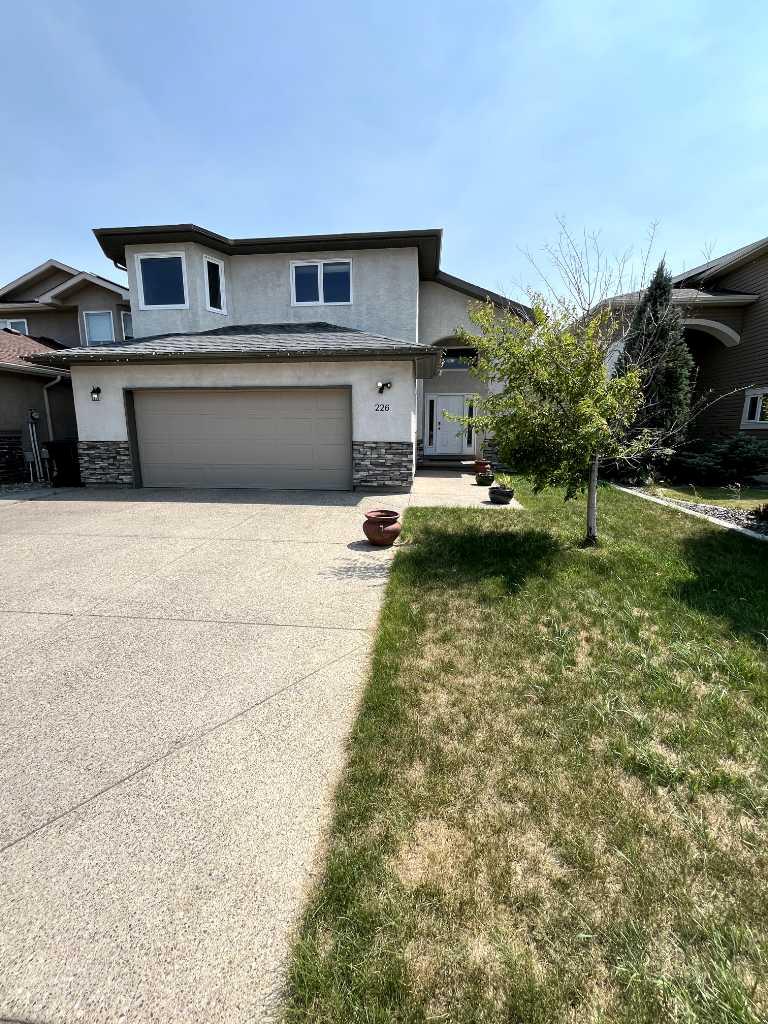 226 Gateway Mnr S, Lethbridge, AB T1K 5S1