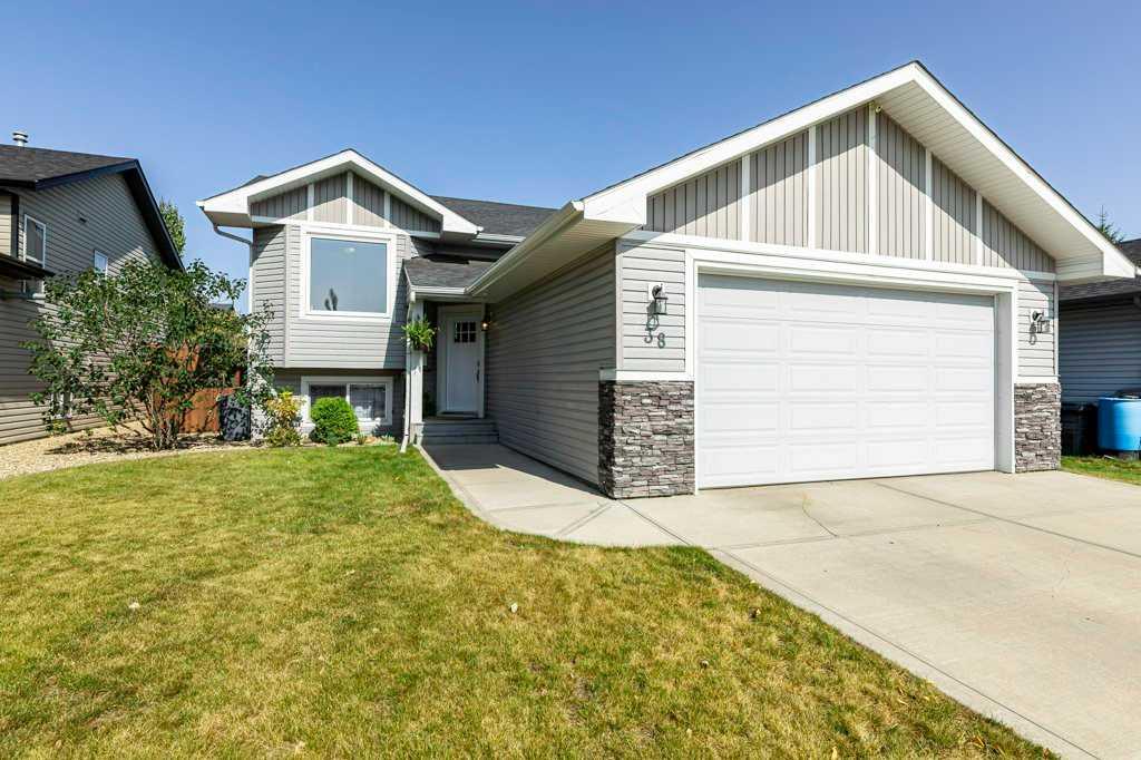 38 Eastpointe Dr, Blackfalds, AB T4M 0G6