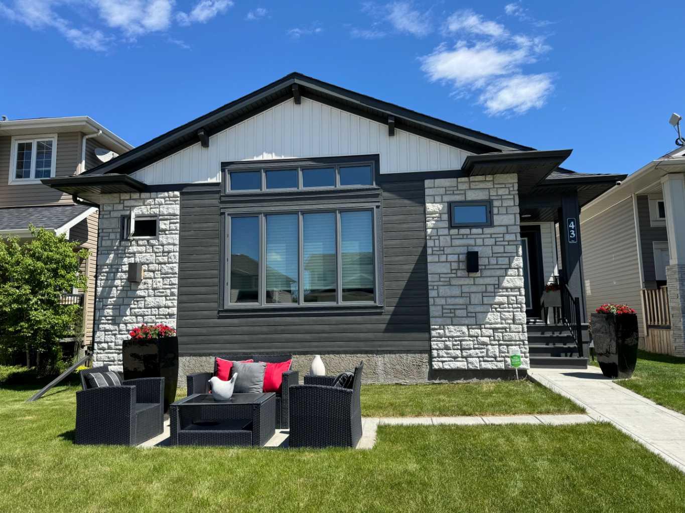 43 Windermere Close, Red Deer, AB T4N 2J8