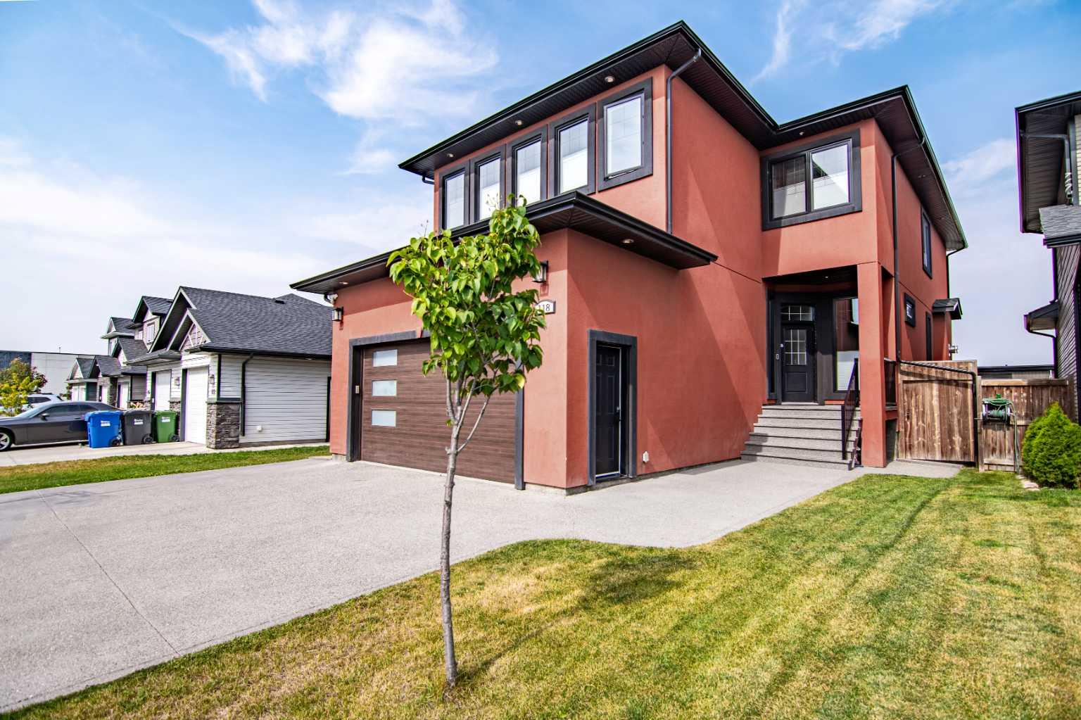 118 Turner Cres, Red Deer, AB T4N 6K7