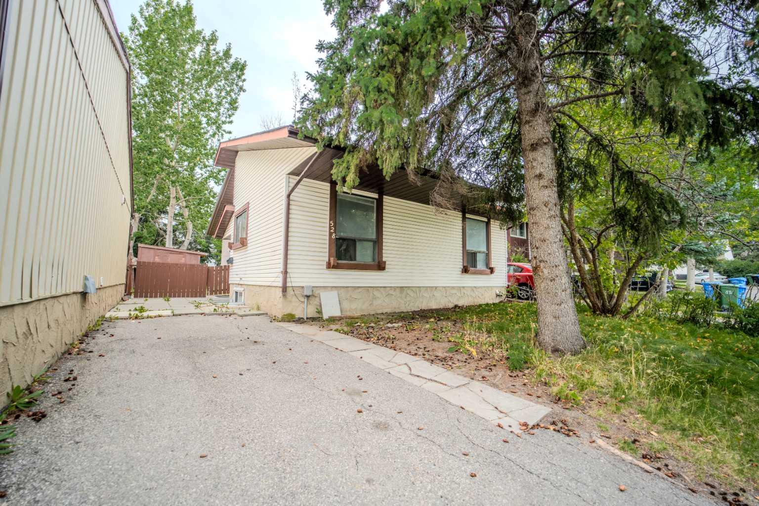 528 Whitehill Pl NE, Calgary, AB T1Y 3G8