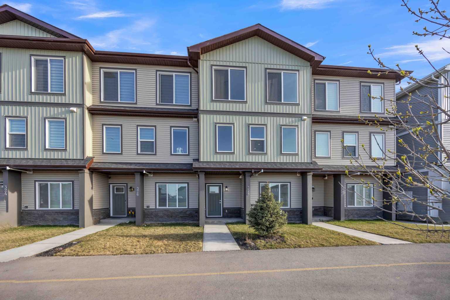 328 Corner Meadows Sq NE, Calgary, AB T3N 2N1