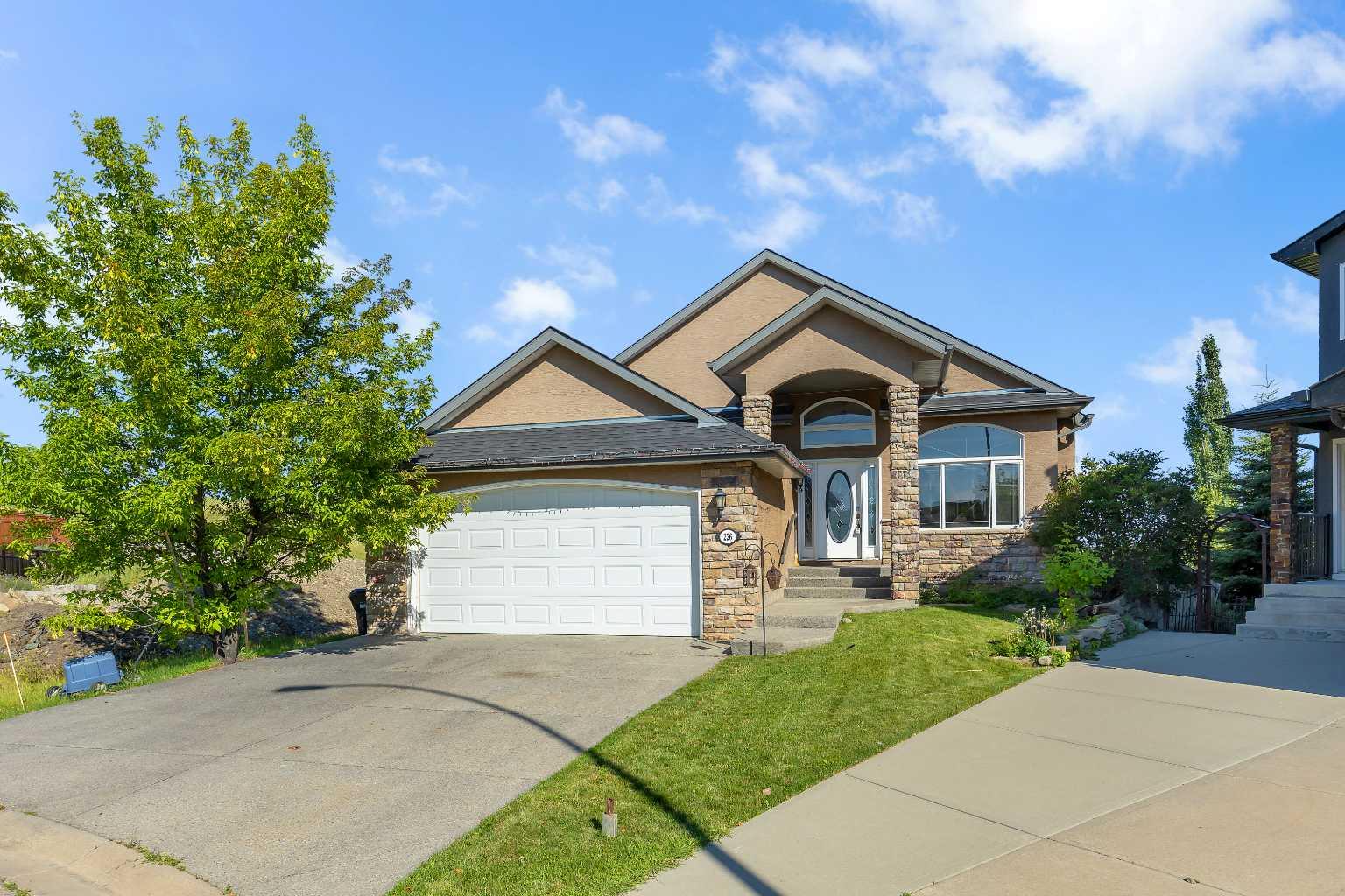 226 Royal Birch Vw NW, Calgary, AB T3G 5J8