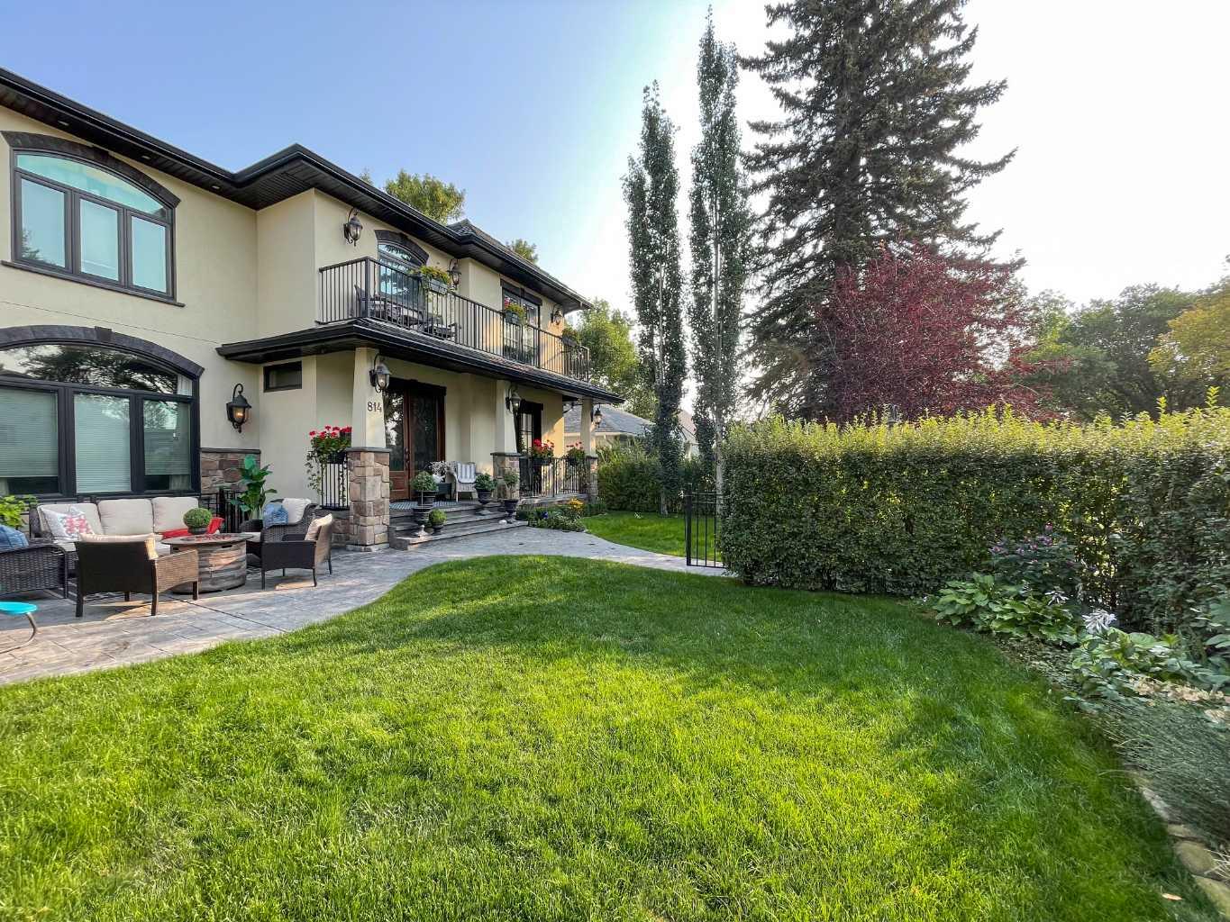 814 Radford Rd NE, Calgary, AB T2E 5G2