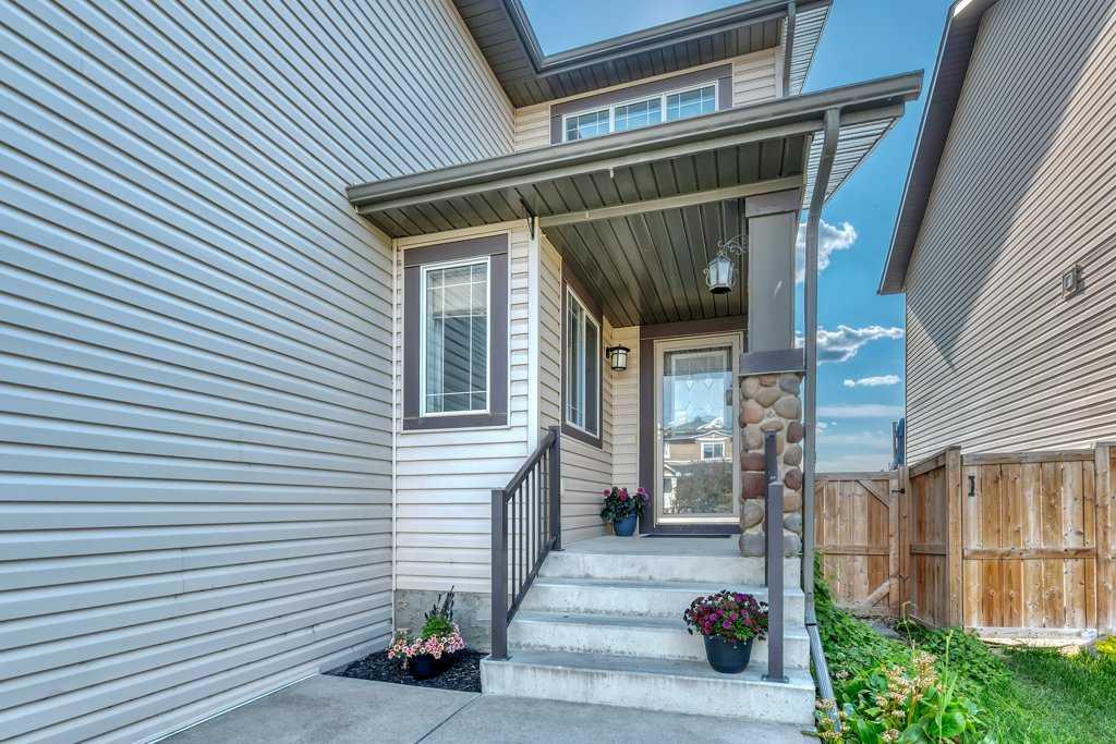 53 Bridlecrest St SW, Calgary, AB T2Y 4Y5
