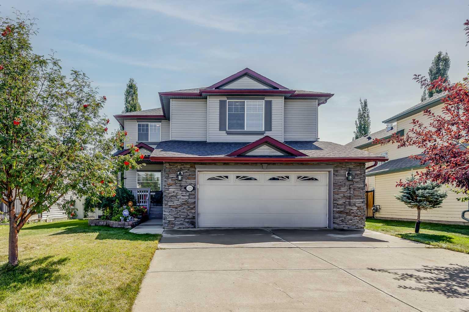 123 Springmere Dr, Chestermere, AB T1X 1K1