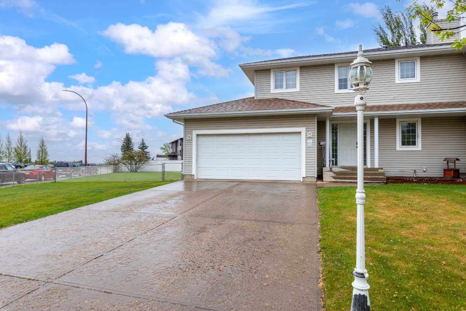 4501 39 Street Unit 1, Lloydminster, SK S9V 2C2