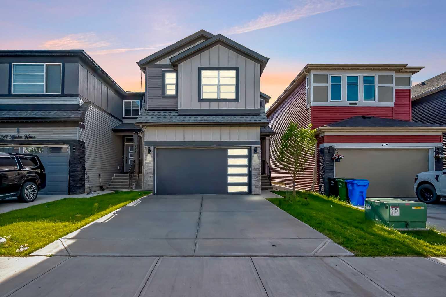 125 Savanna Psge NE, Calgary, AB T3J 2J8