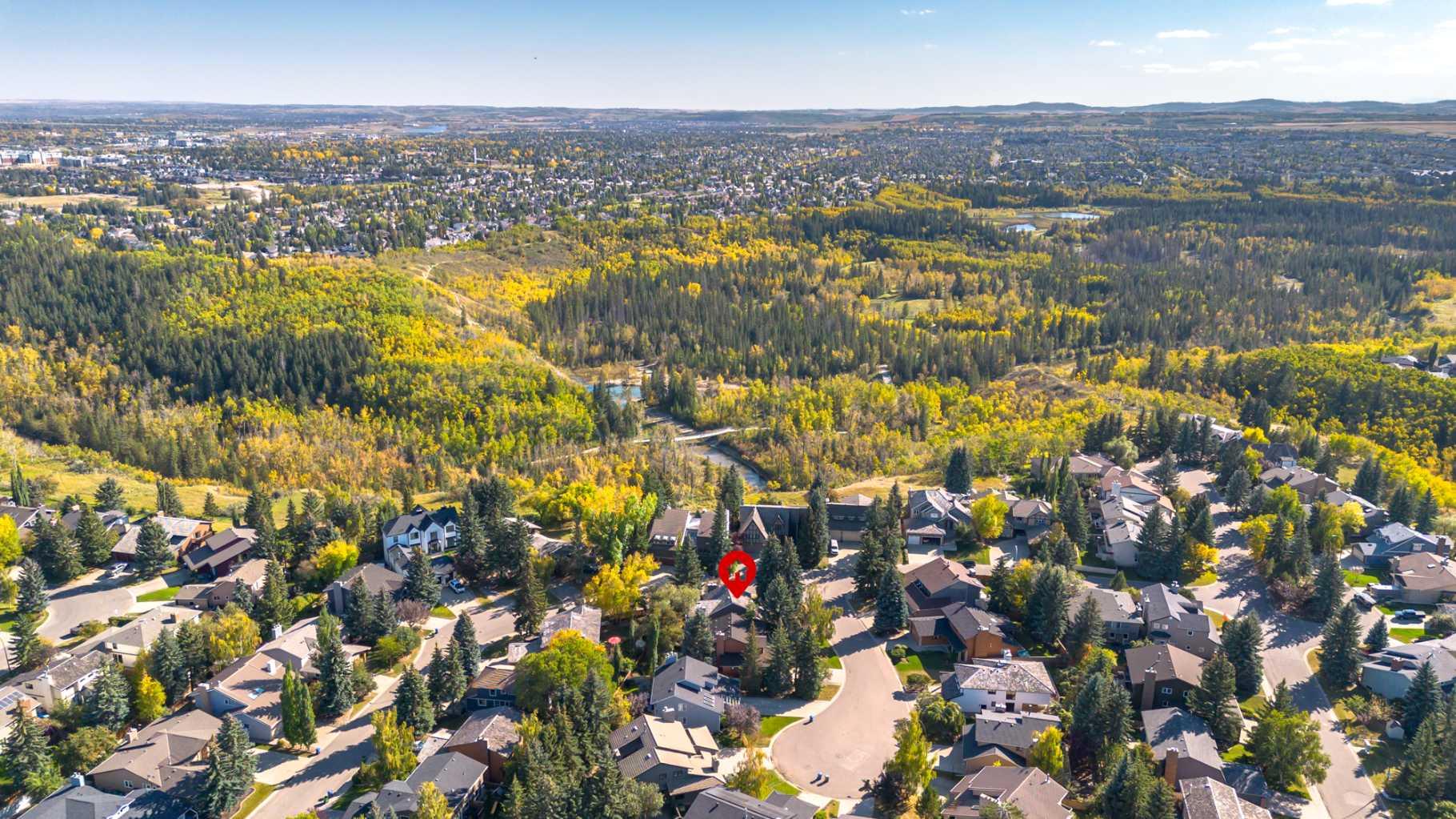 4 Wood Willow Pl SW, Calgary, AB T2W 4H5