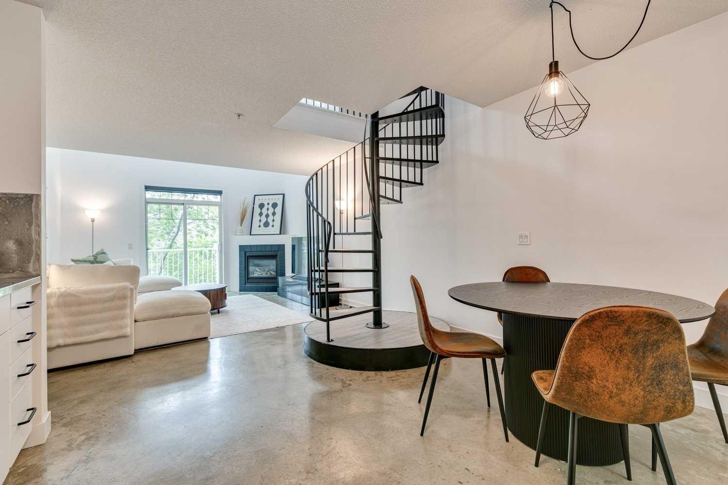 1808 36 Avenue Sw Unit 321, Calgary, AB T2T 6J2