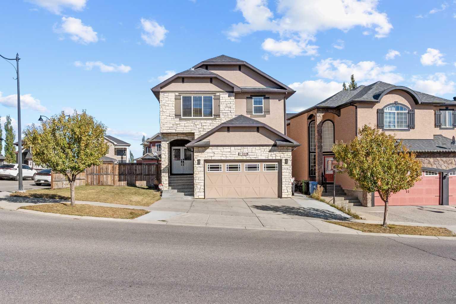 1269 Sherwood Blvd NW, Calgary, AB T3R 0C7