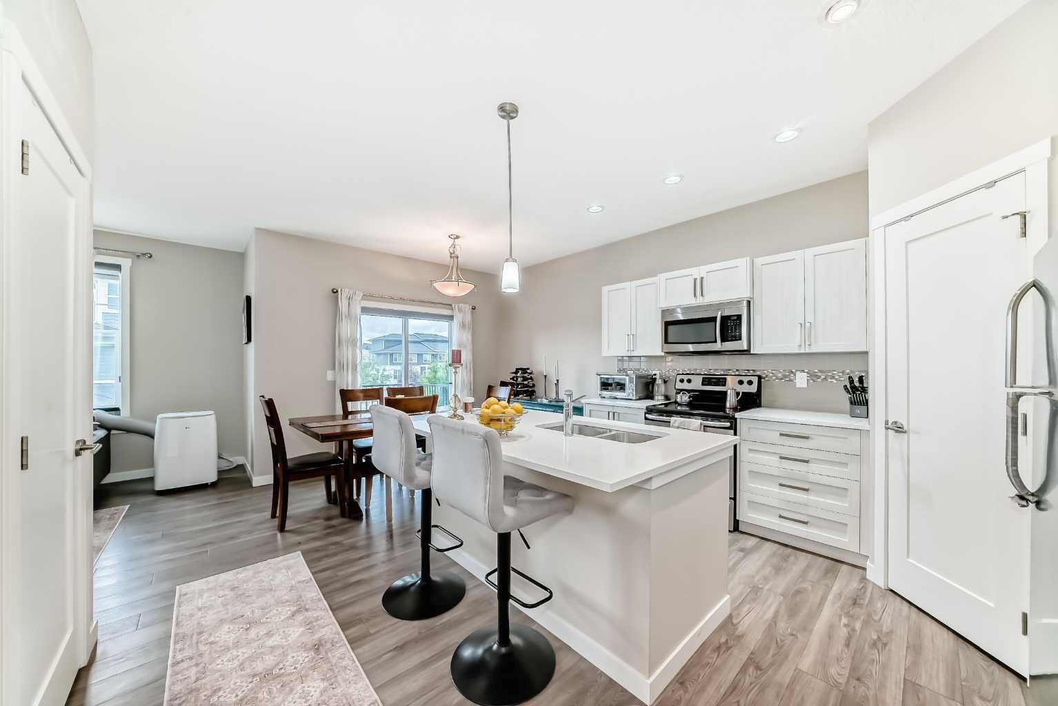 428 Nolan Hill Drive Nw Unit 303, Calgary, AB T3R 0V4
