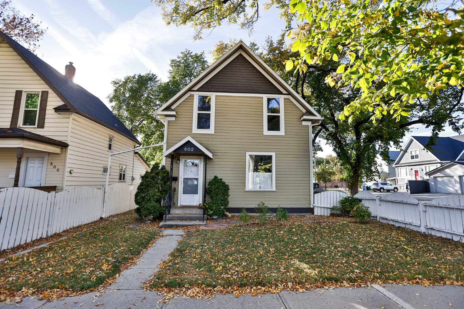 7 Street S Unit 802, Lethbridge, AB T1J 2H6