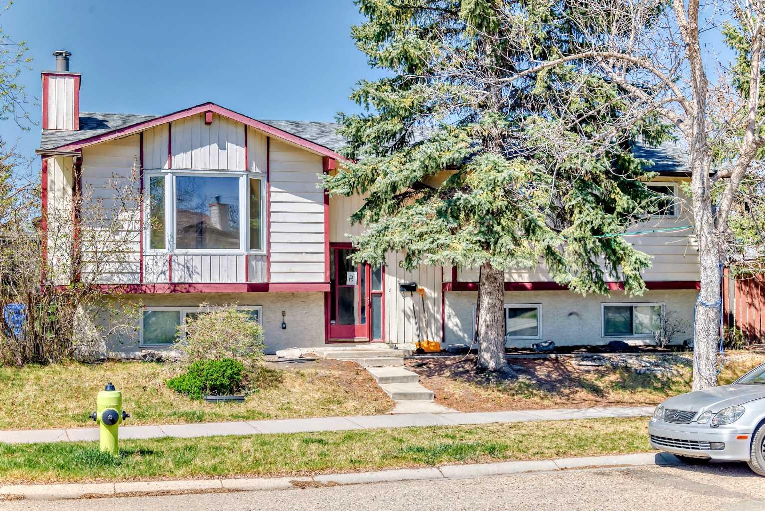 68 Sandarac Rd NW, Calgary, AB T3K 2P1