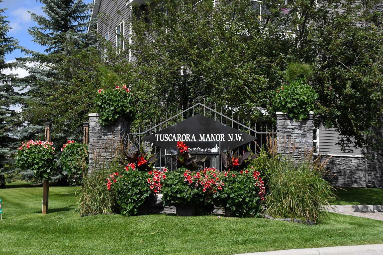1115 Tuscarora Manor Nw Unit 1115, Calgary, AB T3L 3J9