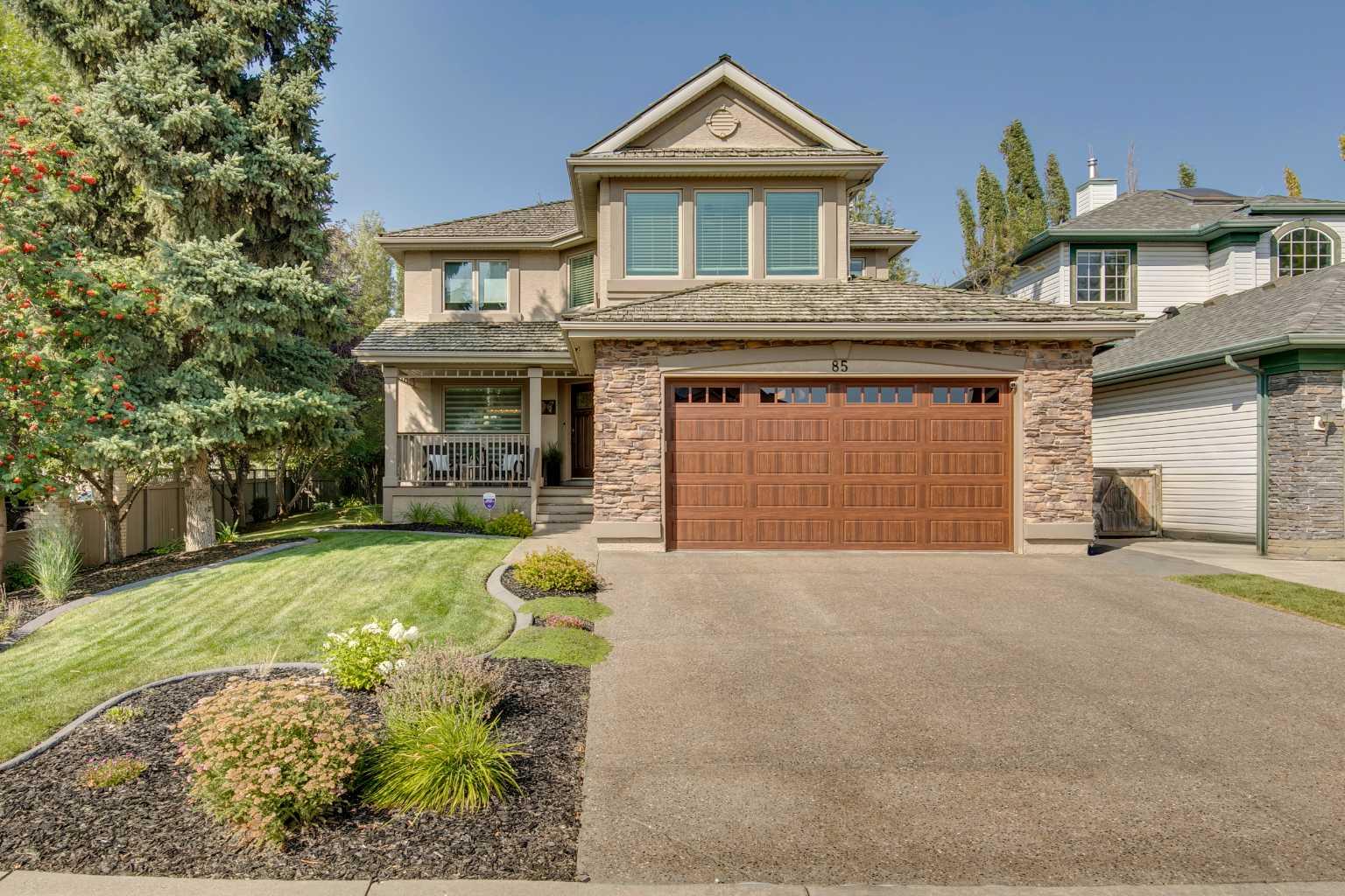 85 Mt Douglas Pt SE, Calgary, AB T2Z 3J9