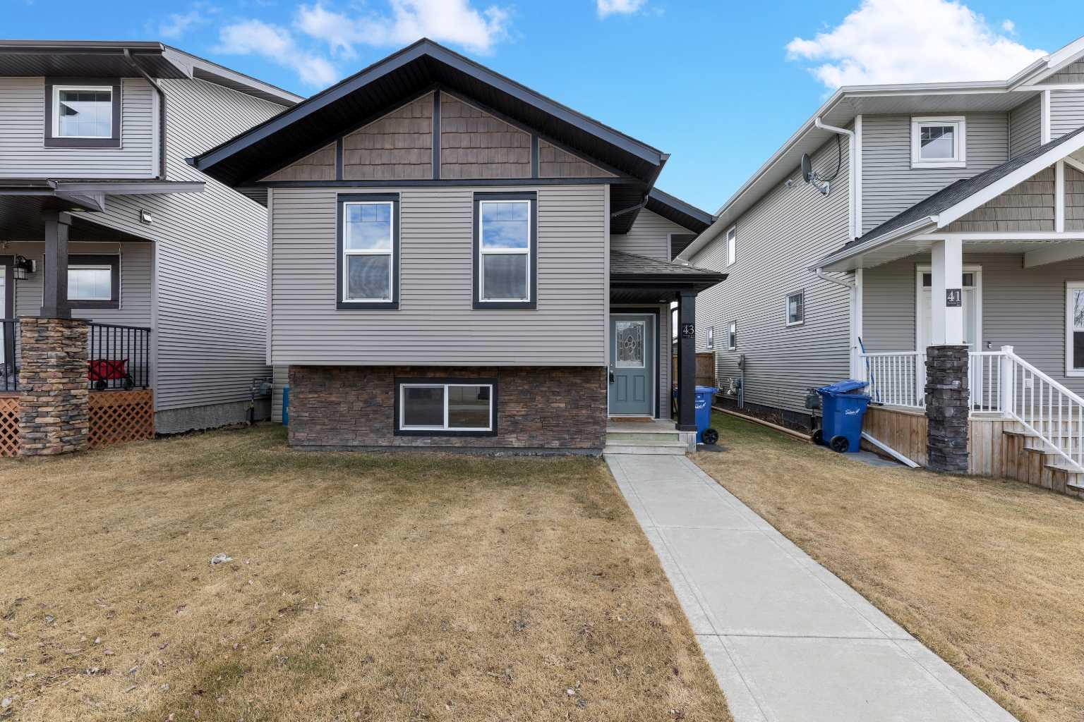 43 Hawkridge Blvd, Penhold, AB T0M 1R0 MLS A2127290 Houseful