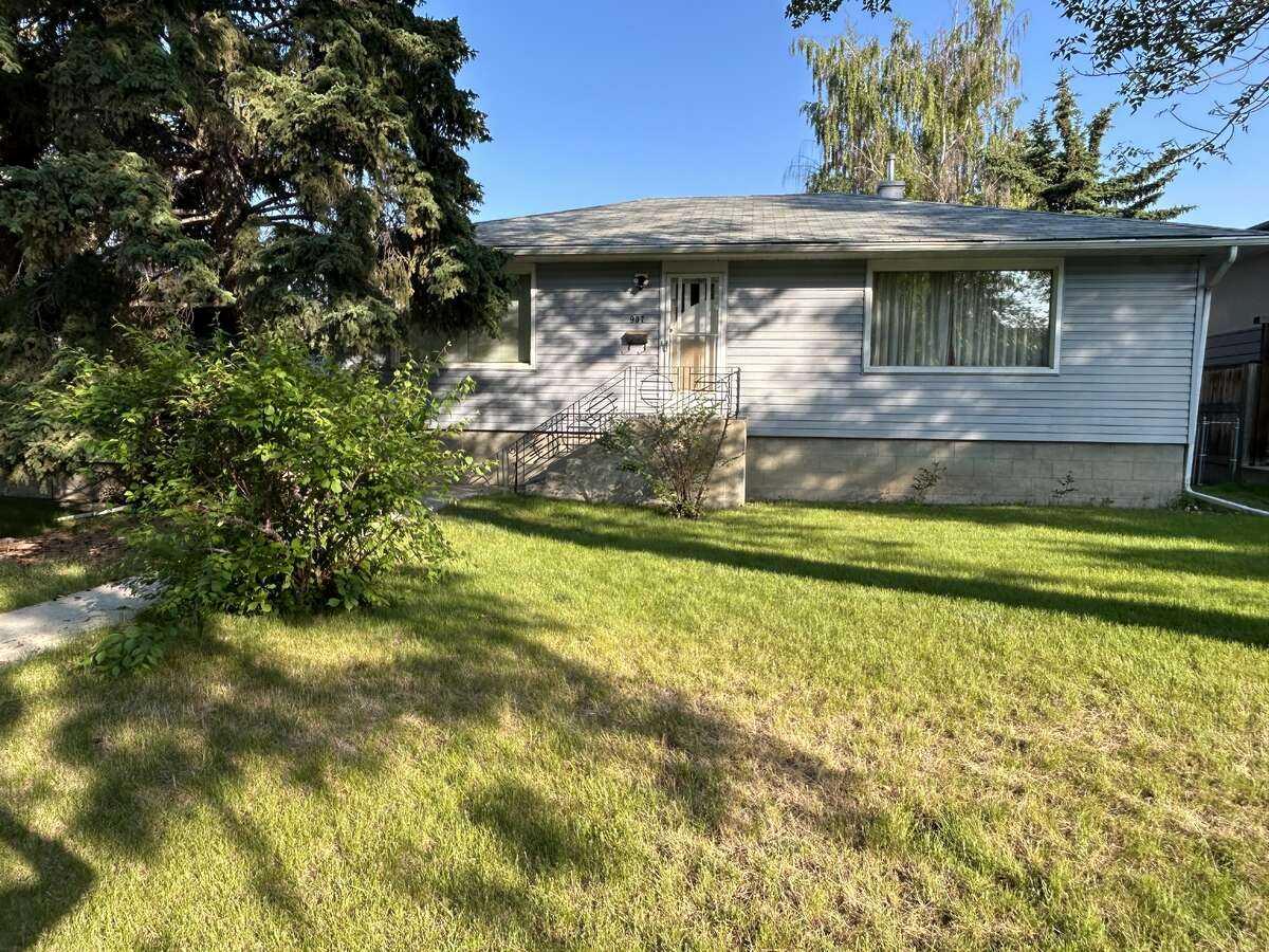35 Street Nw Unit 907 #a, Calgary, AB T2N 3A4