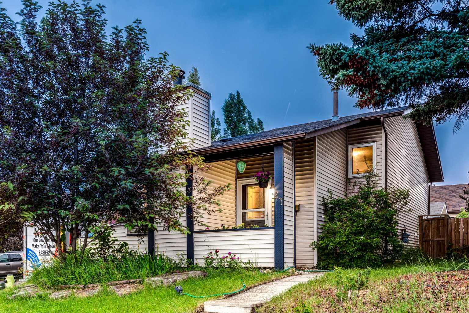 27 Bedfield Close NE, Calgary, AB T3K 3L3