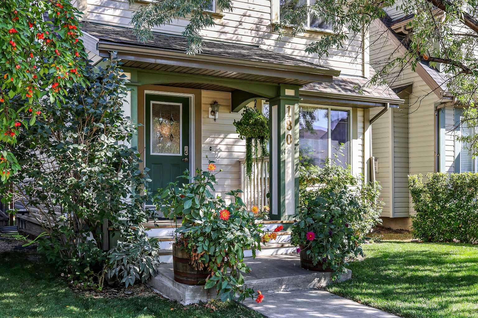 180 Copperfield Rise SE, Calgary, AB T2Z 4V5