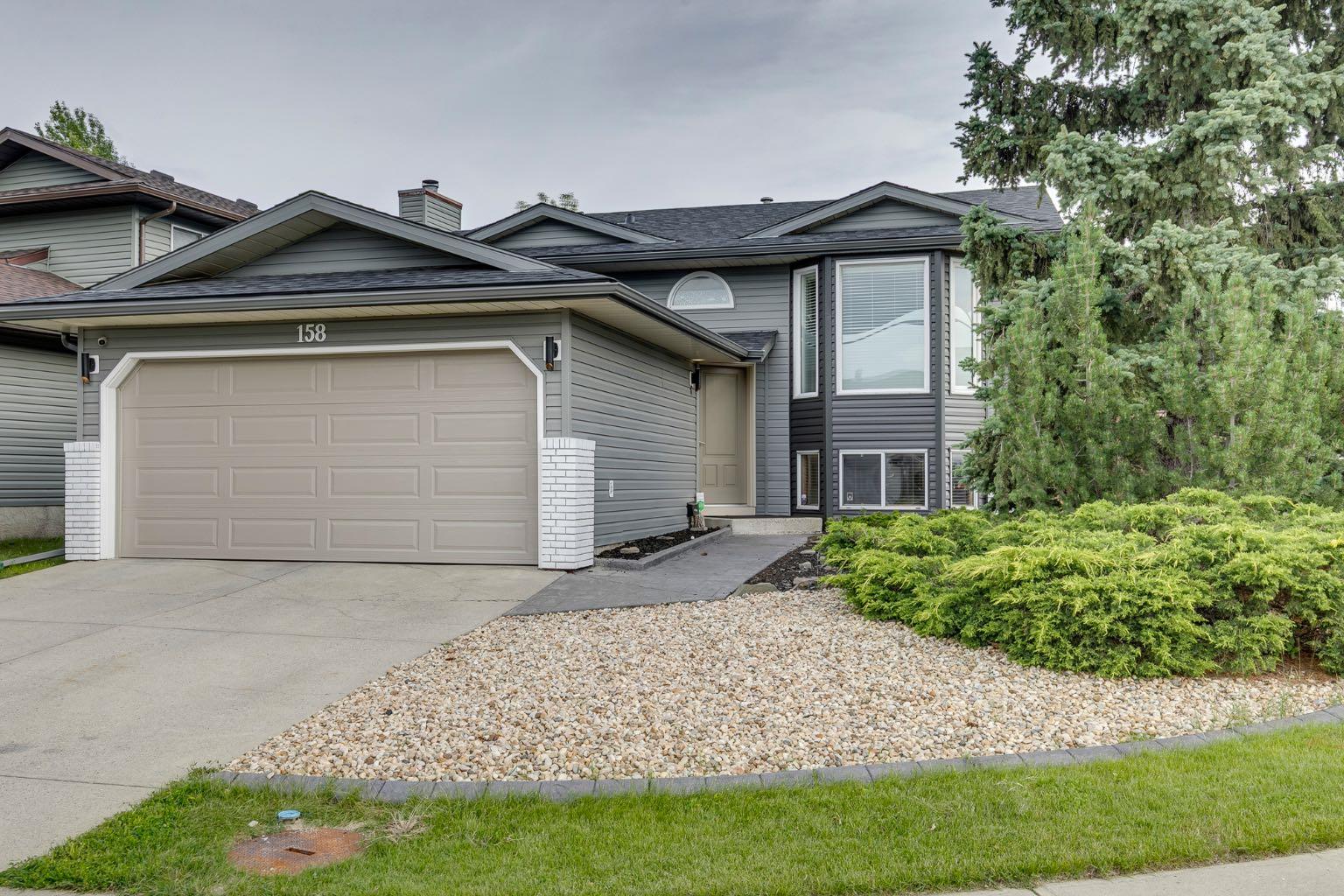 158 Riverglen Close SE, Calgary, AB T2C 3W3
