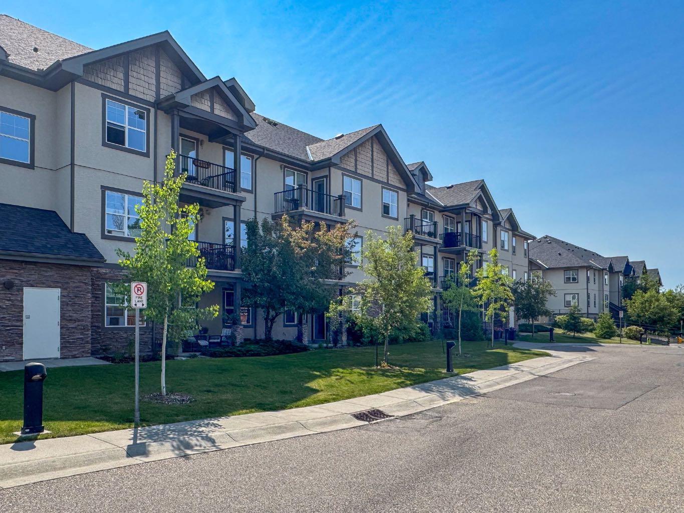 25 Prestwick Drive Se Unit 211, Calgary, AB T2Z 4Z1