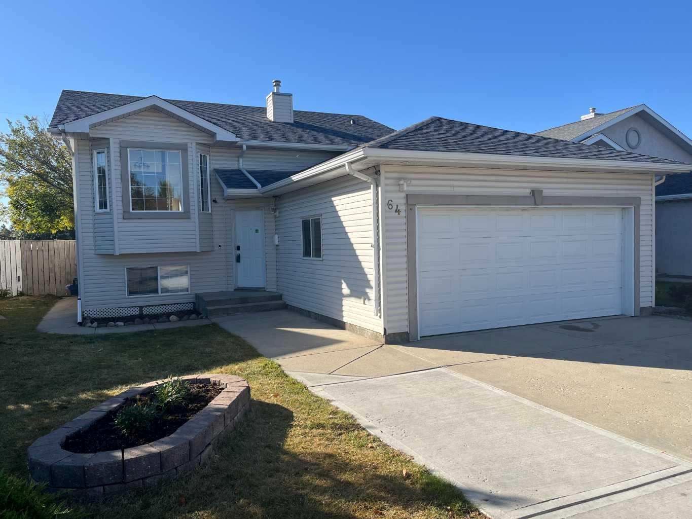 64 Ermineview Way N, Lethbridge, AB T1H 6M8