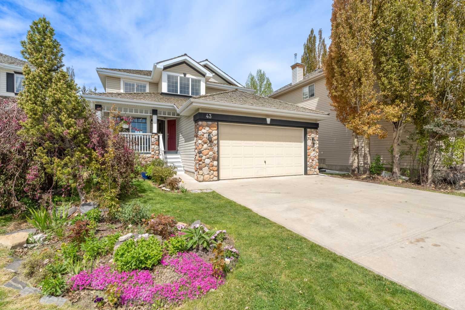 43 Springbank Vw SW, Calgary, AB T3H 4J5