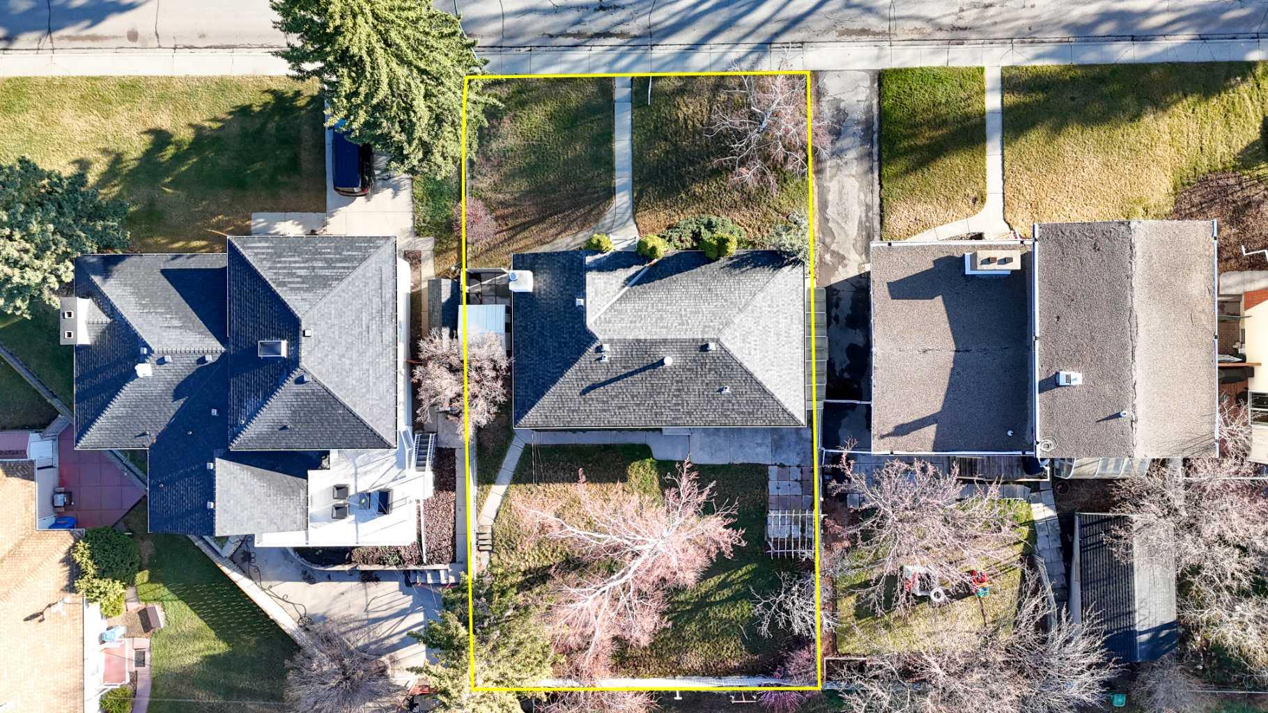 43 Canyon Dr NW, Calgary, AB T2L 0R2