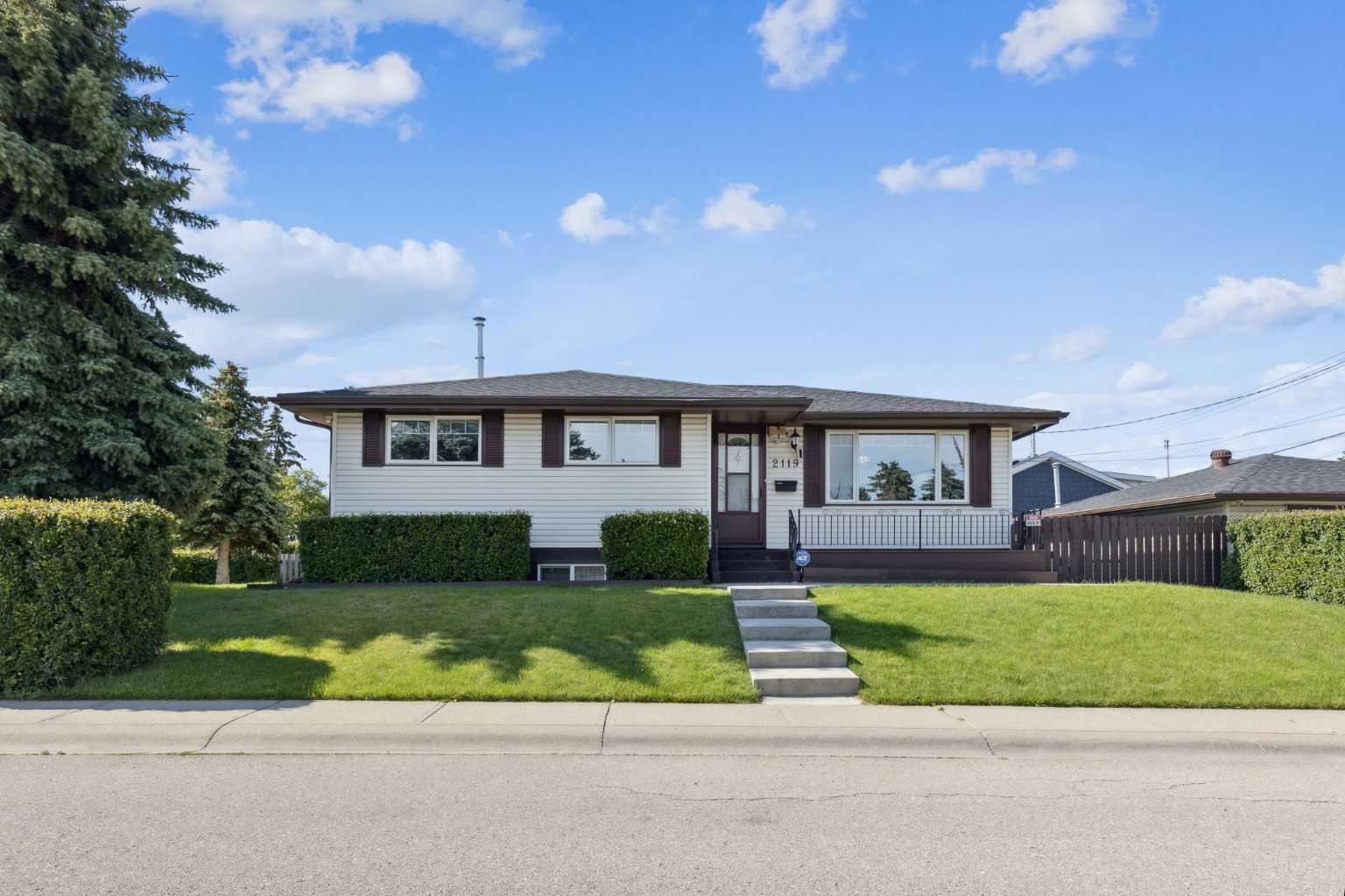 2119 Vista Cres NE, Calgary, AB T2E 6H9