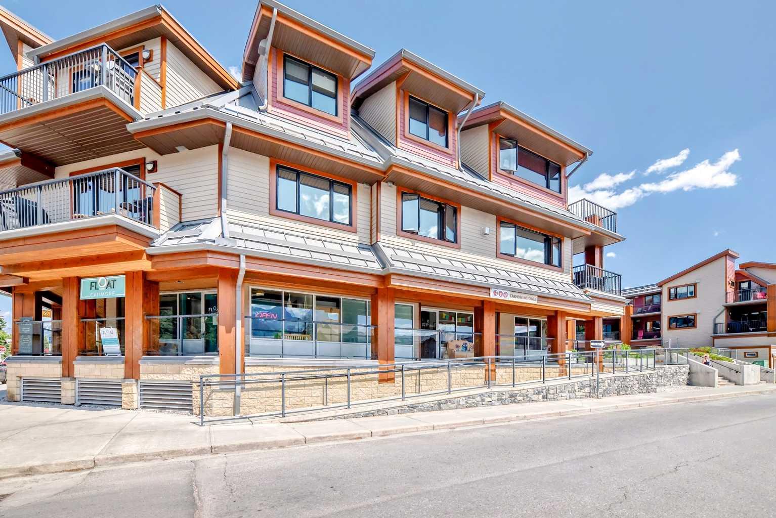 1002 8 Avenue Unit 311, Canmore, AB T1W 0C4