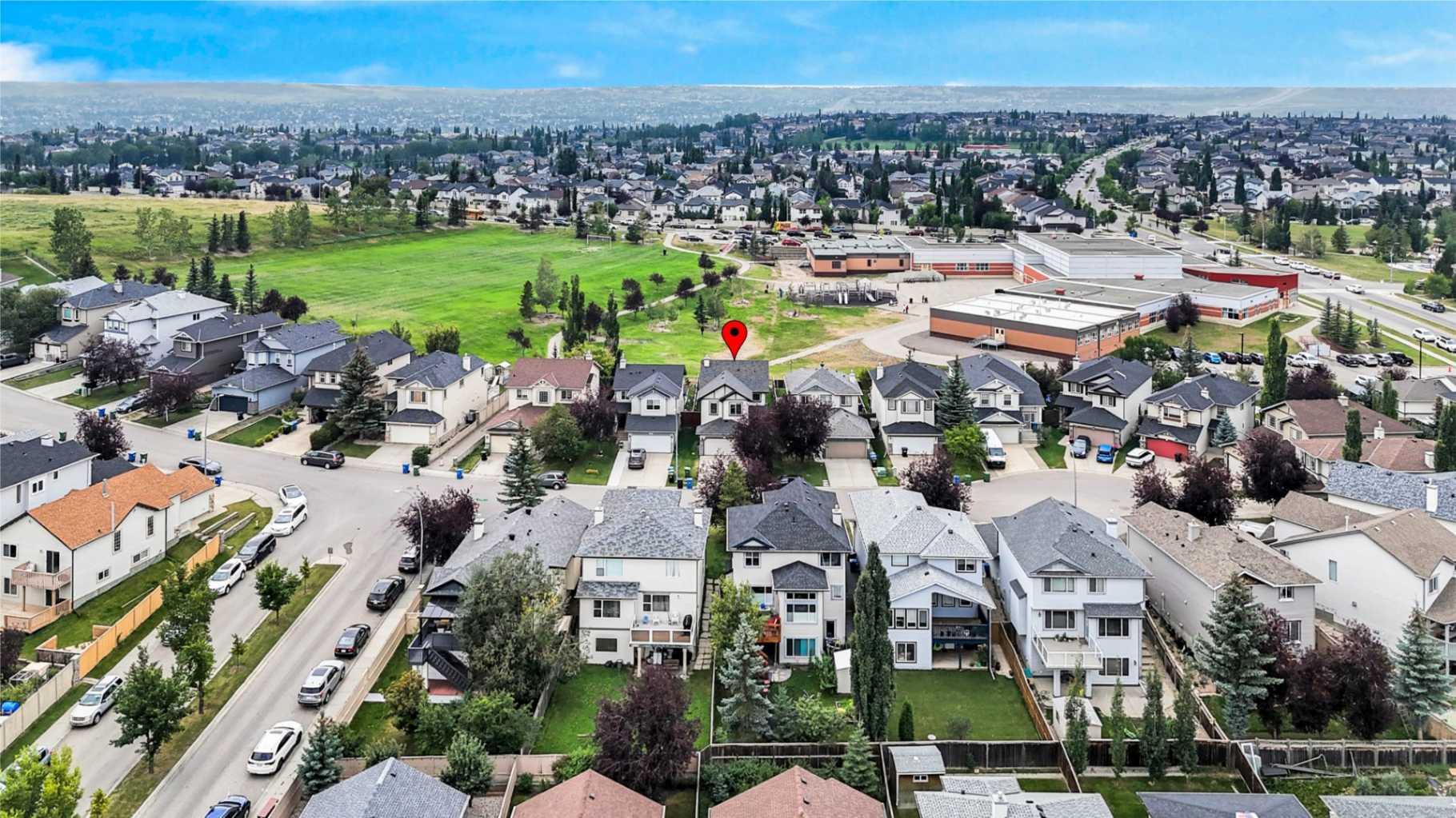 161 Panamount Close NW, Calgary, AB T3K 5P6