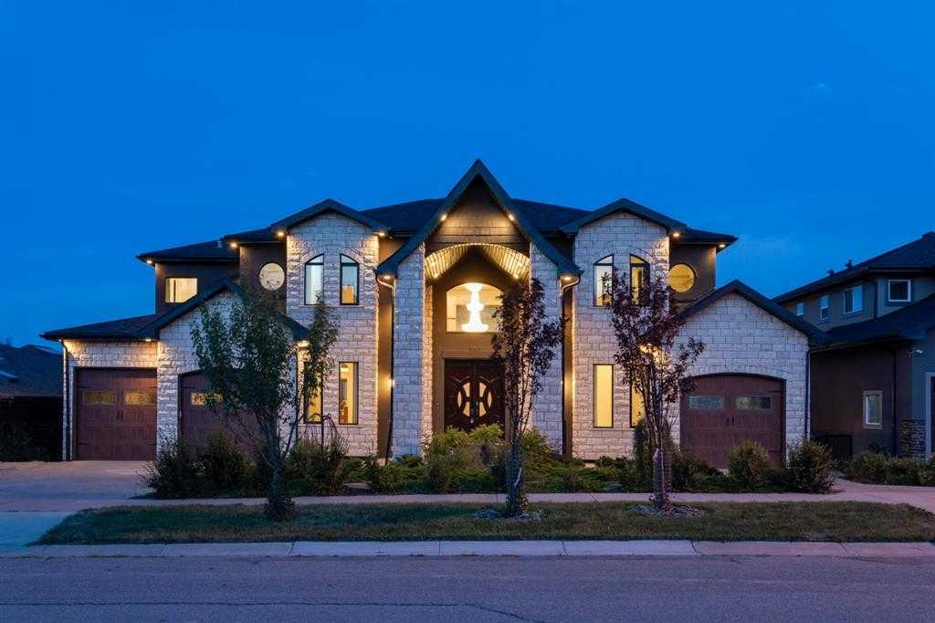 35 Elmont Dr SW, Calgary, AB T3H 4X9