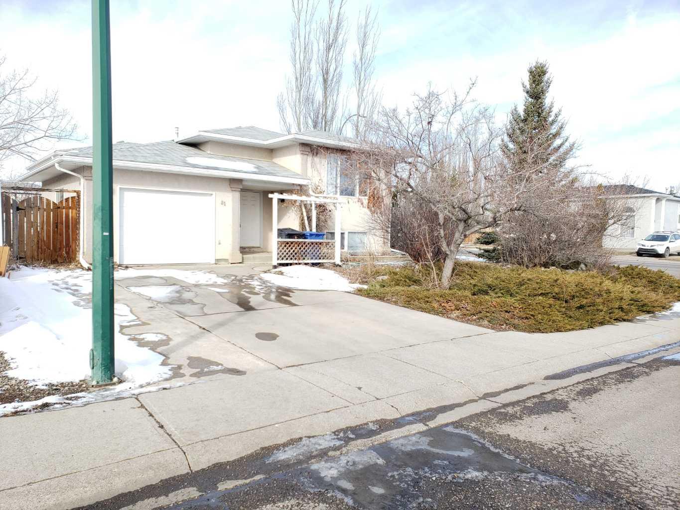 81 Ojibwa Rd W, Lethbridge, AB T1K 5K9