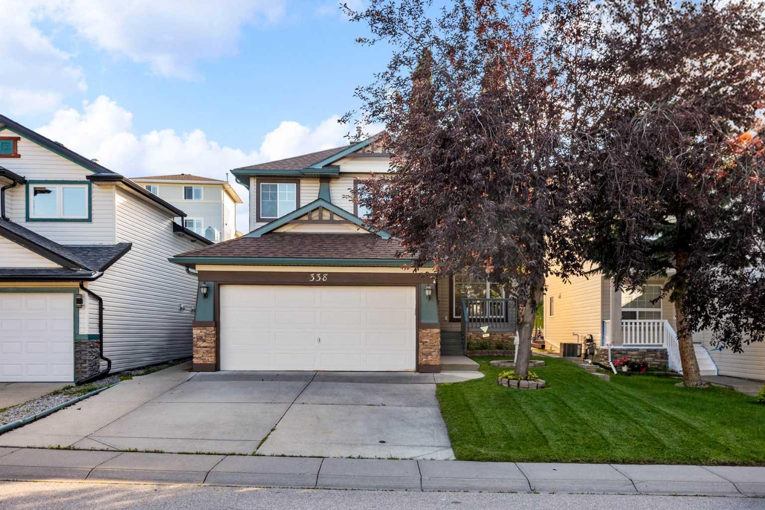338 Panamount Dr NW, Calgary, AB T3K 5M1