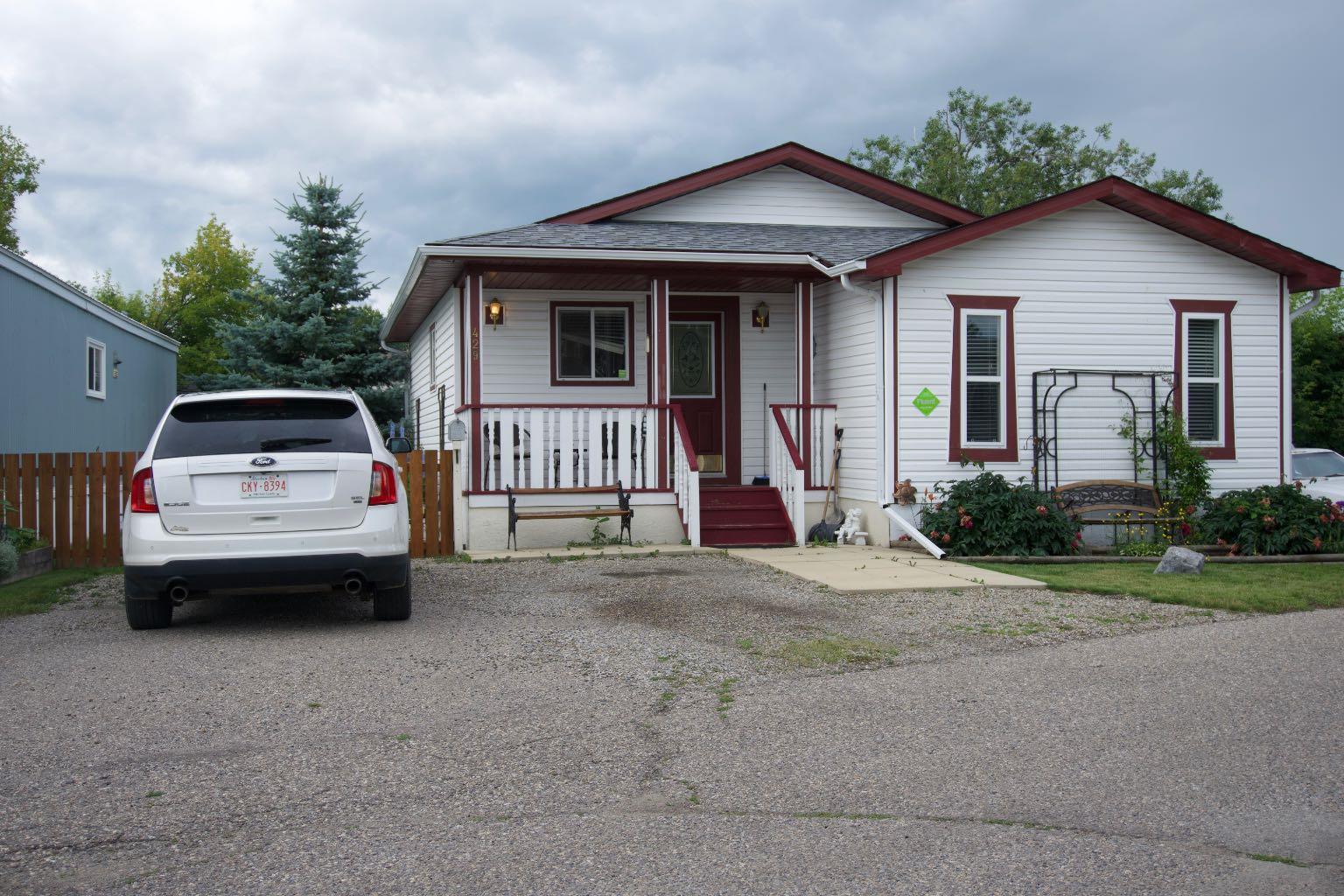 429 Homestead Trl SE, High River, AB T1V 1J9