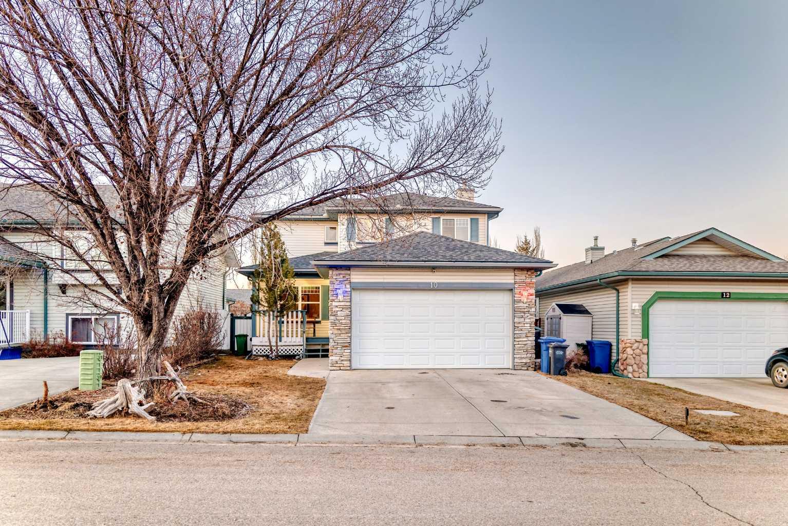 10 Westfall Cres, Okotoks, AB T1S 1V6