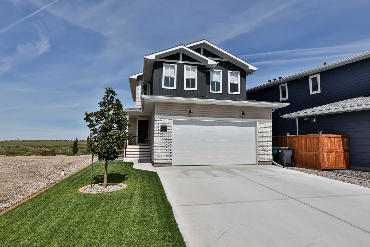 1274 Pacific Cir W, Lethbridge, AB T1J 5V3
