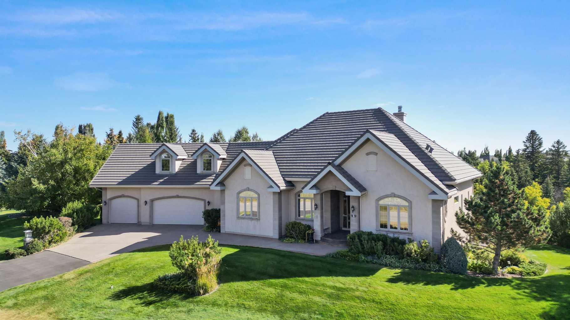 1 Pinehurst Dr, Heritage Pointe, AB T1S 4J3