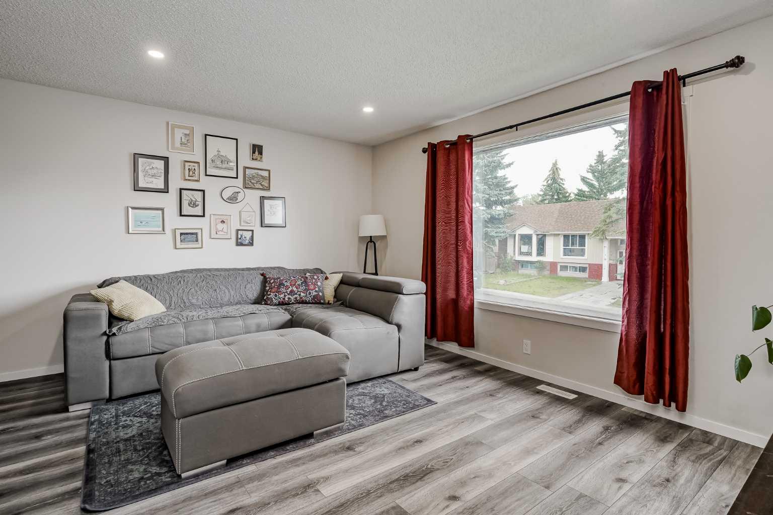 84 Falconridge Pl NE, Calgary, AB T3J 1A6
