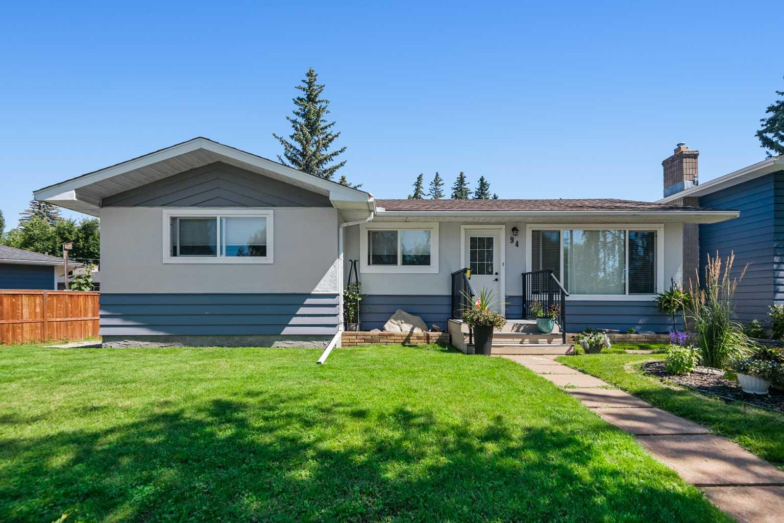 94 Haysboro Cres SW, Calgary, AB T2V 3G2