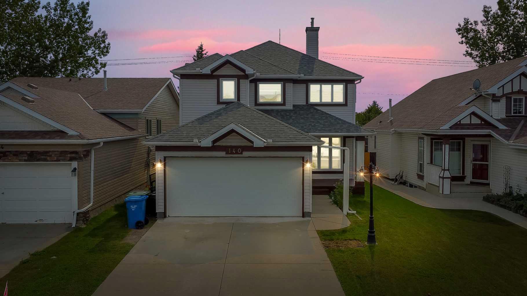 140 Coventry Grn NE, Calgary, AB T3K 4L5