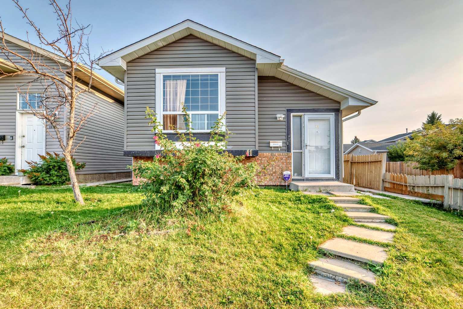 11 Martinwood Rd NE, Calgary, AB T3J 3G6