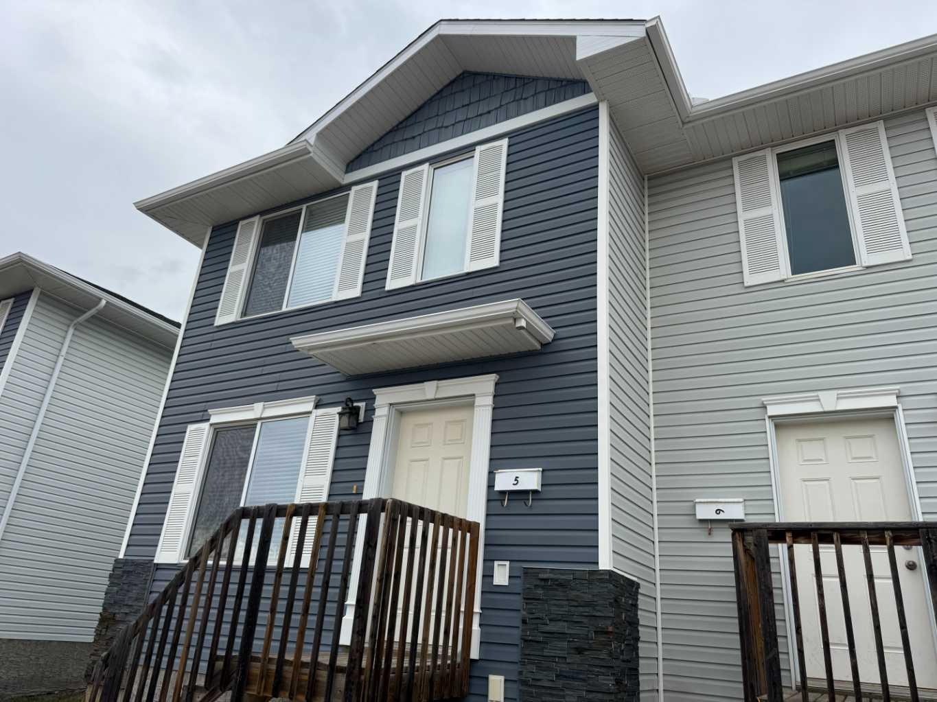 4729 18 Street Unit 5, Lloydminster, SK S9V 1P3