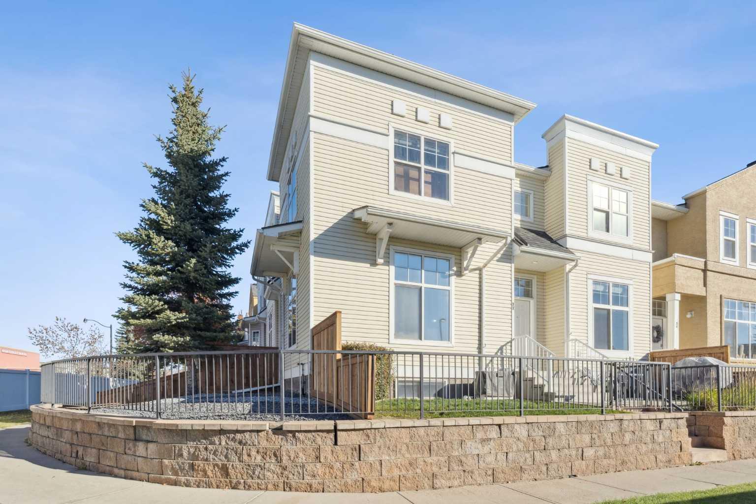 77 Mckenzie Towne Gate SE, Calgary, AB T2Z 4G1