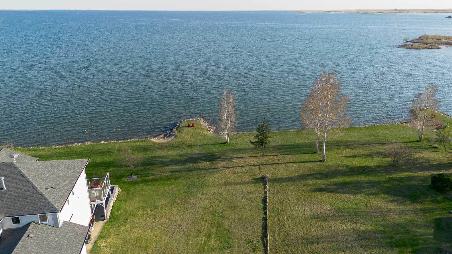 20 White Pelican Way, Lake Newell Resort, AB T1R 0X5
