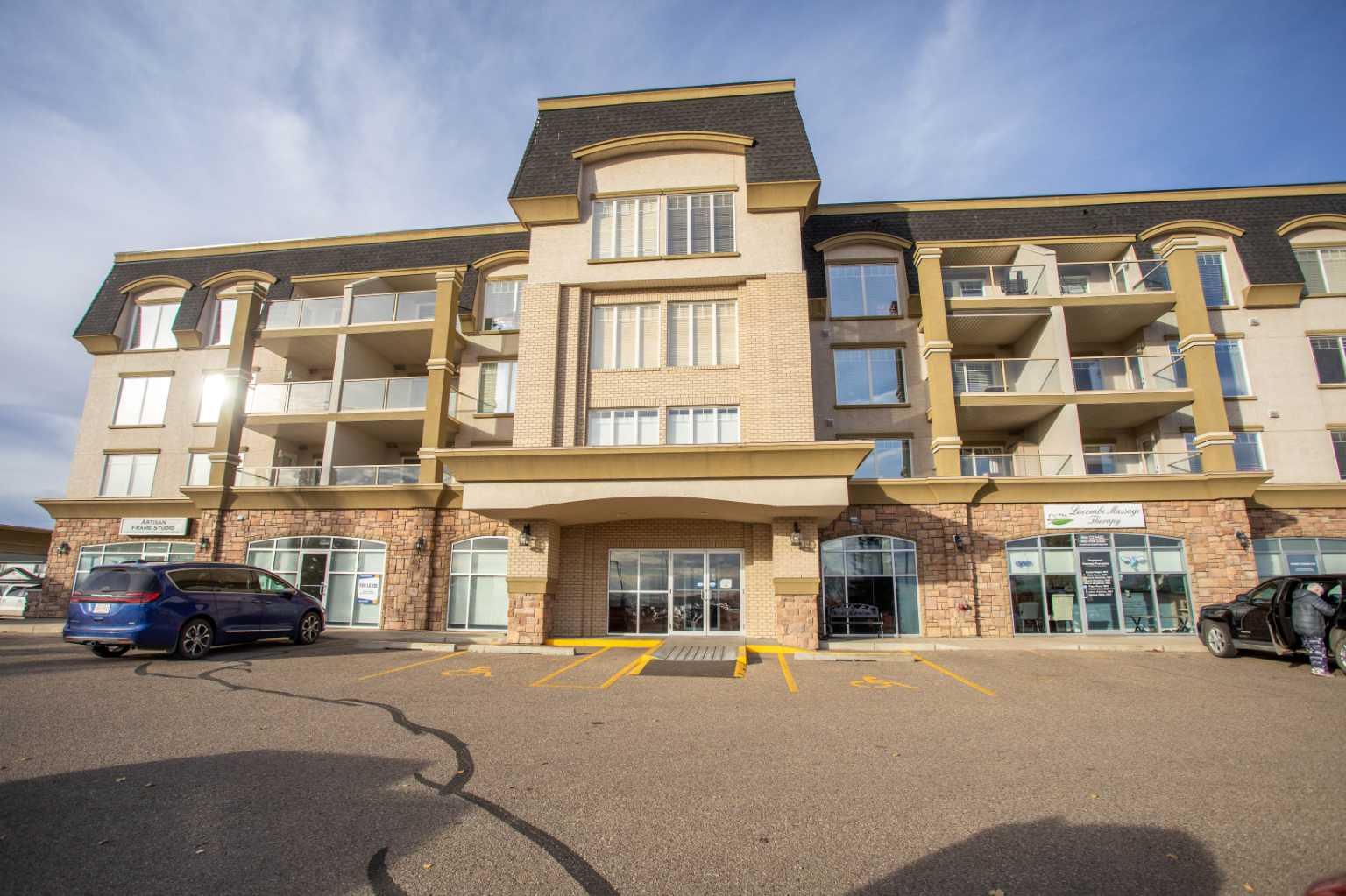 4425 Heritage Way Unit 207, Lacombe, AB T4L 2P4